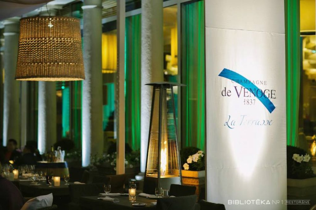 “Bibliotēka Nr. 1” restaurant terrace background image