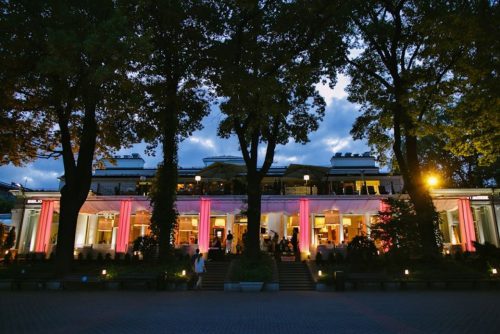 264852_526655477382478_171126368_n