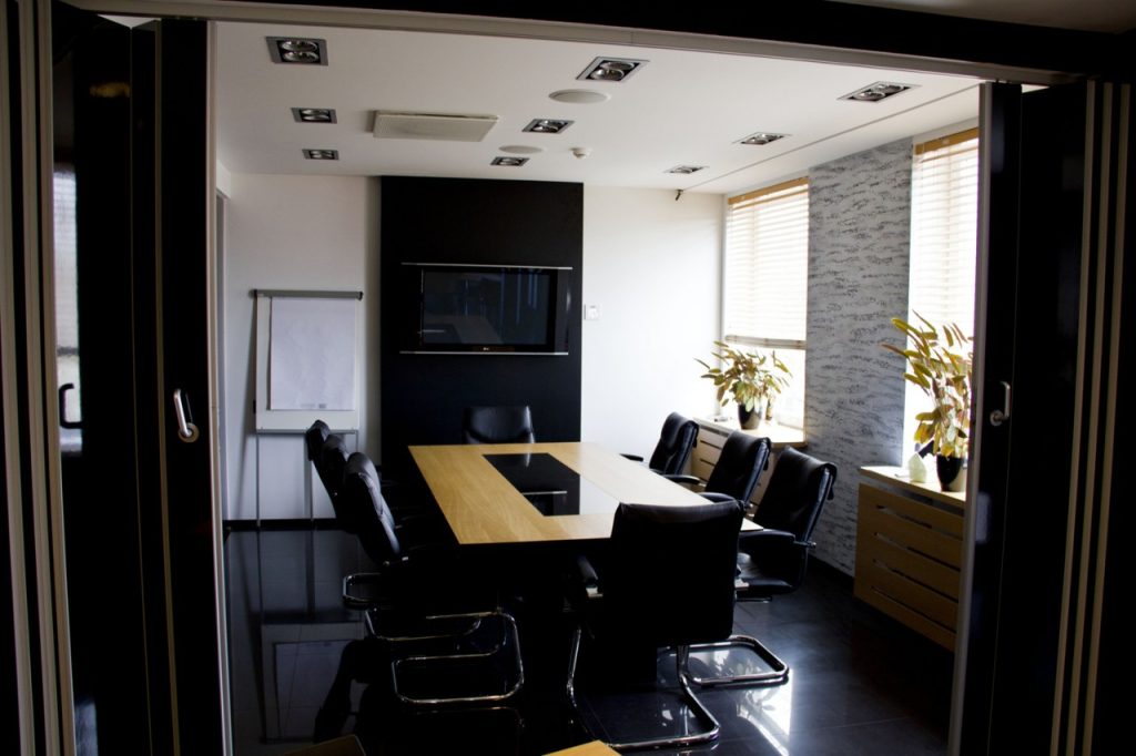 “Lage Ko” office background image
