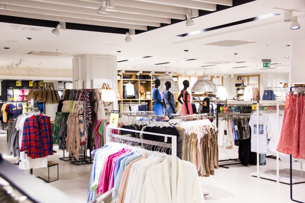 RESERVED veikals Galleria Rīga background image